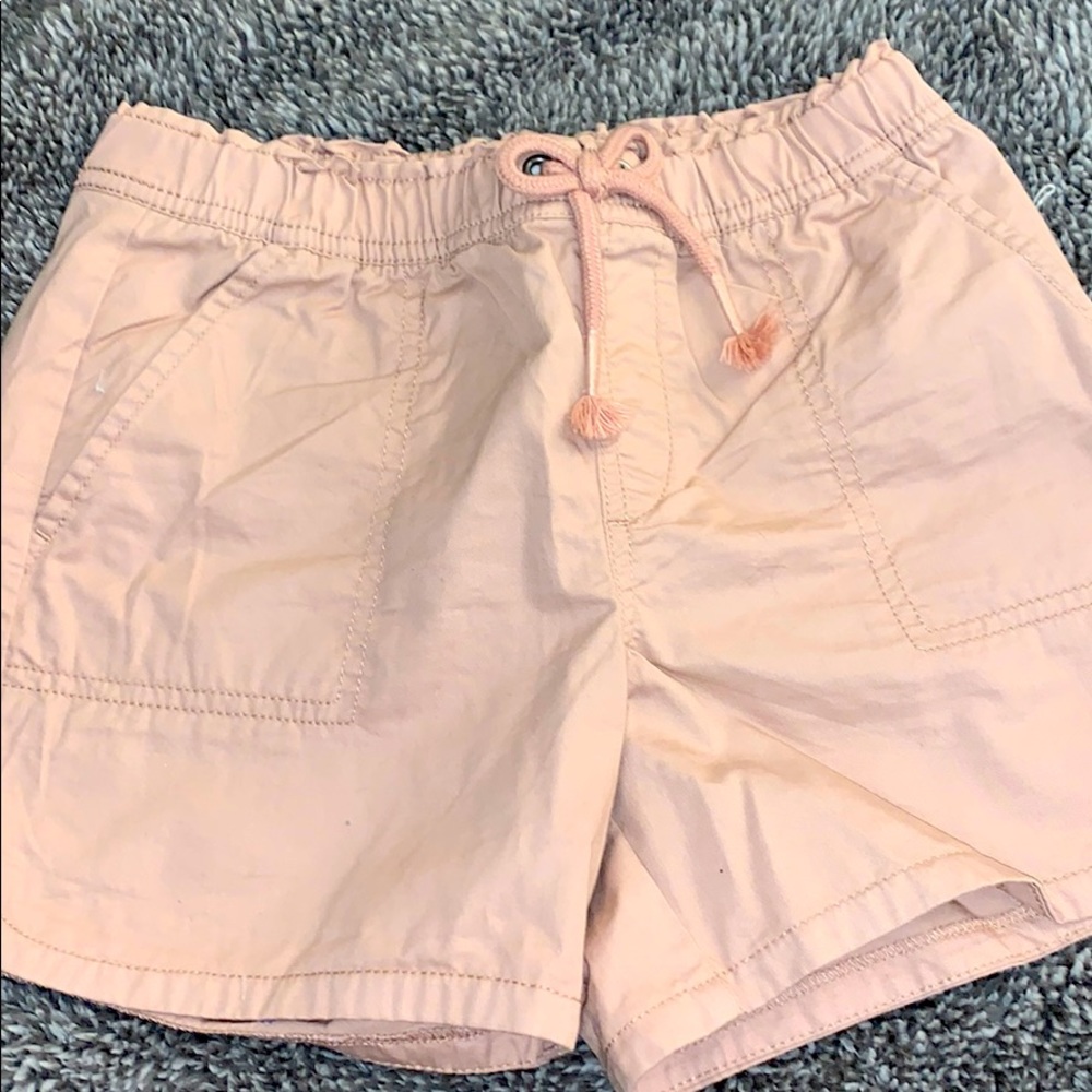Pink gap shorts!